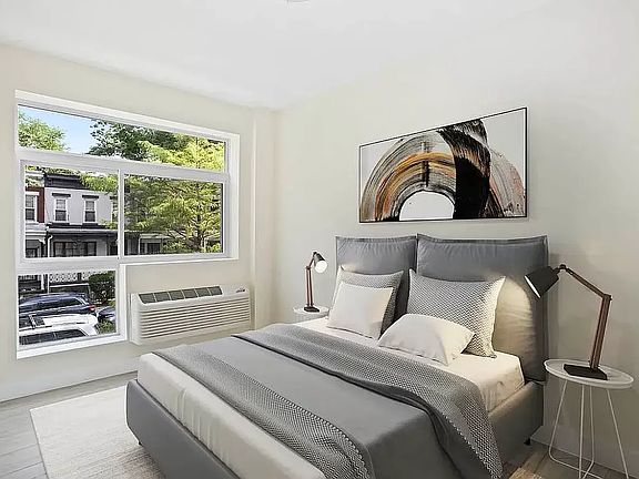 5th image of 1079 Lafayette Ave Unit 206