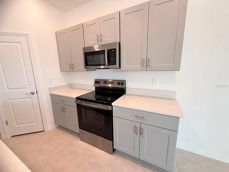 2212 Portrait St — Photo 5