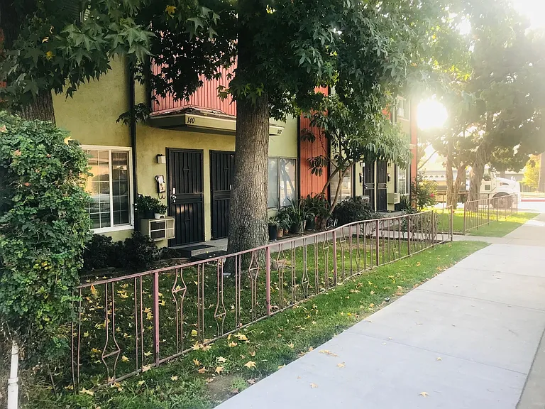 146 Montana Ave — Photo 1