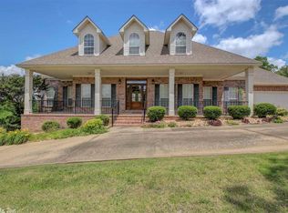 15532 Harbor Point Ln, Maumelle, AR 72113