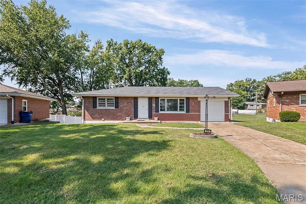 238 Woolwich Ln photo 1
