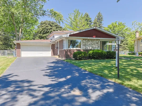 882 W Heritage Dr, Addison, IL 60101