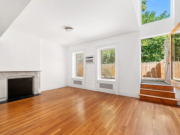 3rd image of 235 E 18th St #2