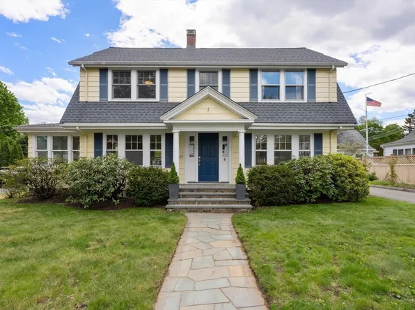 8 Charlotte Rd, Marblehead, MA 01945