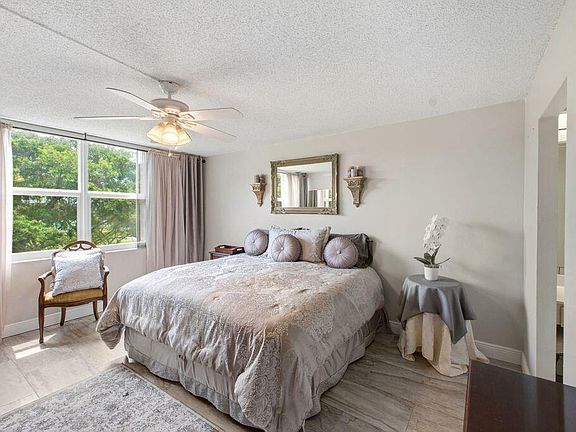 3rd image of 3801 Environ Boulevard #318