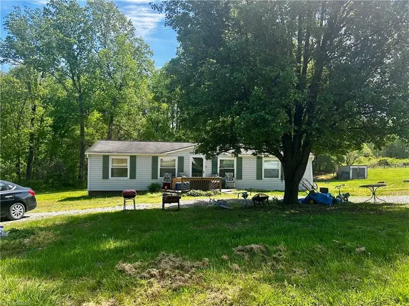 486 Barbaras Ln, Winston Salem, NC 27107