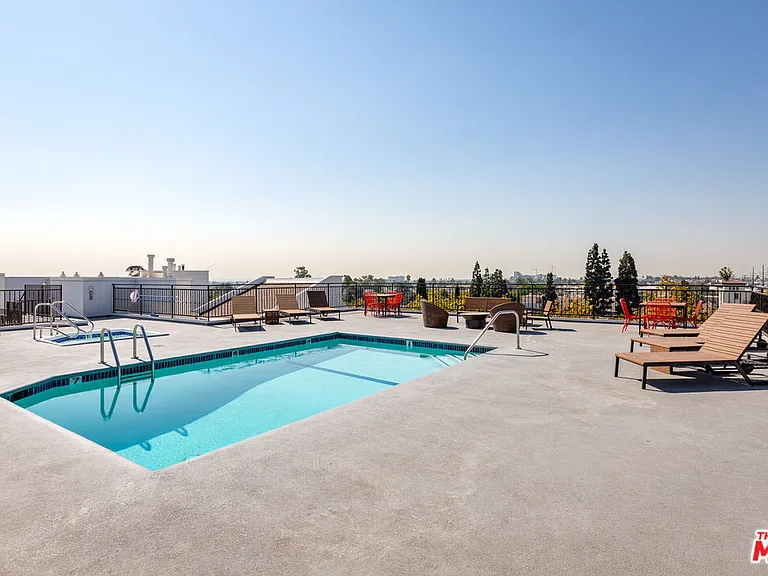 1830 Westholme Ave #101 — Photo 25