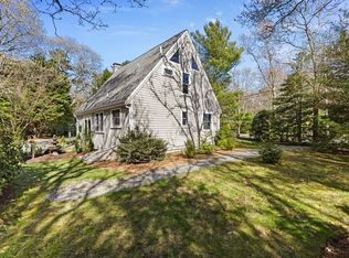 11 White Oak Trl, Barnstable, MA 02630