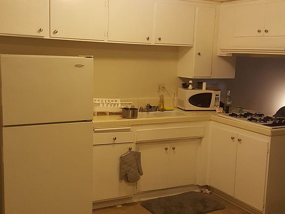 3rd image of 321 Milford St APT 2