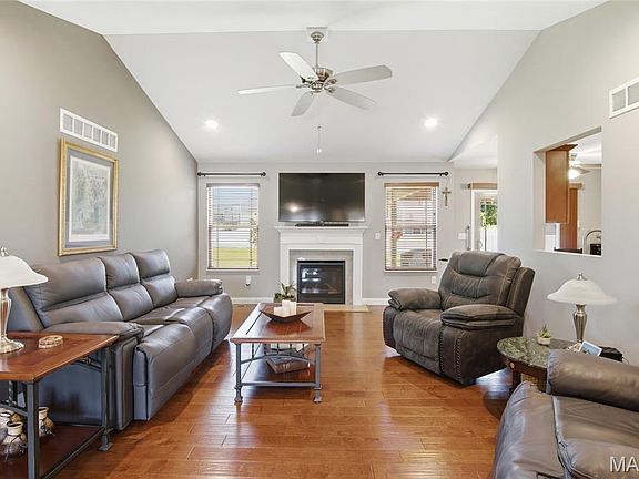 3rd image of 2520 Welsch Dr