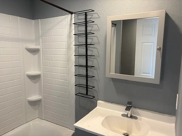 514 Rose Ln — Photo 10