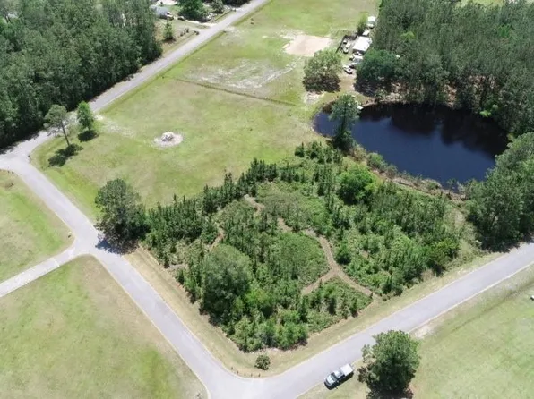 3216 Horseshoe Cove Rd, Waverly, GA 31565