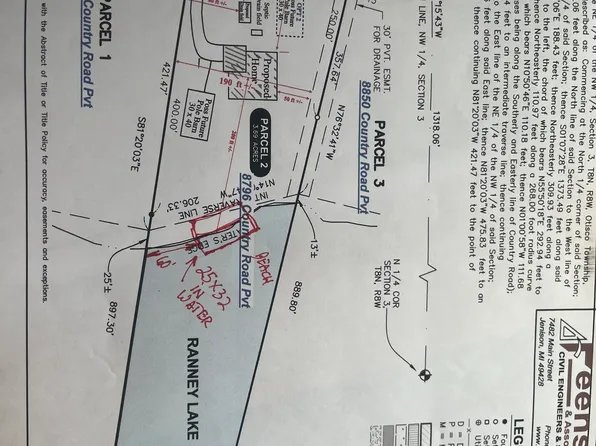 8796 Country Rd, Greenville, MI 48838