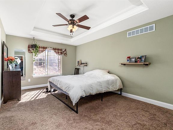 4th image of 120 Creek View Dr
