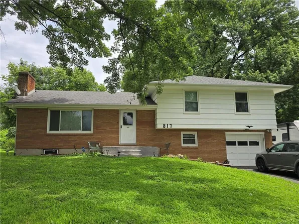 817 S Alexander Rd, Independence, MO 64056