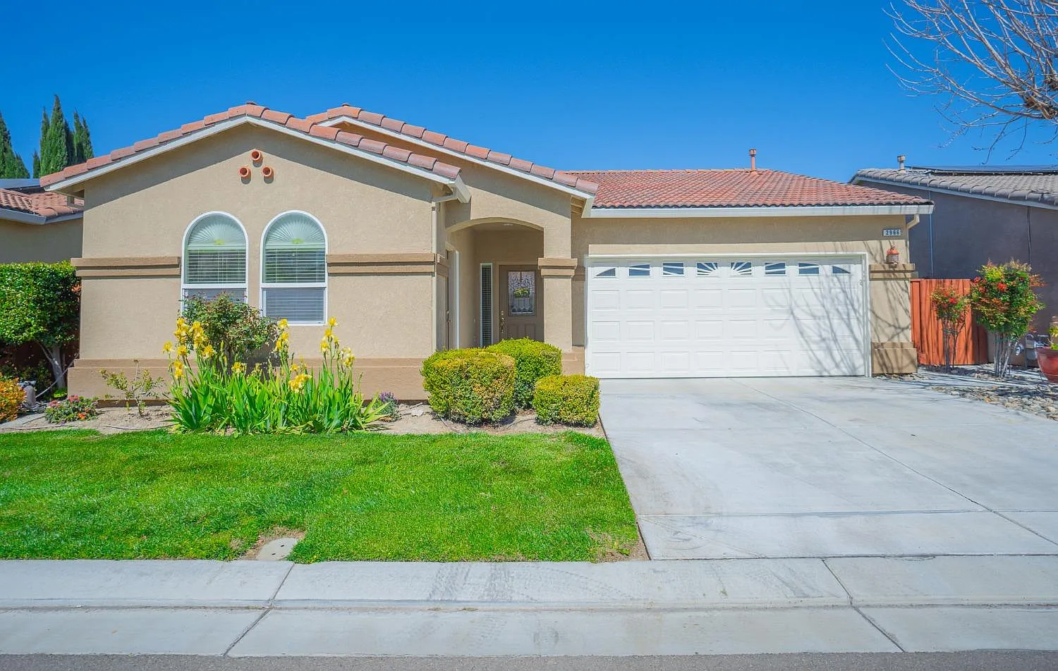 2966 La Vina Cir photo 1