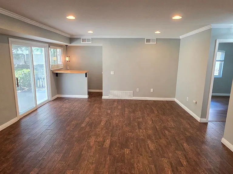 1524 Whitsett Dr — Photo 10