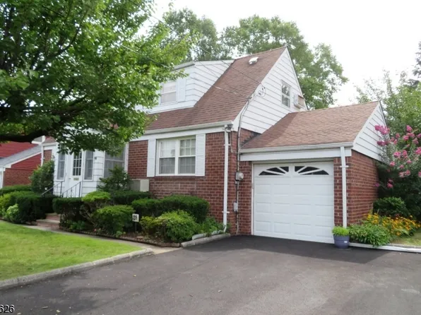 28 Westwood Dr, Fair Lawn Boro, NJ 07410