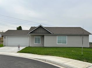 307 Lincoln Ave, Umatilla, OR 97882