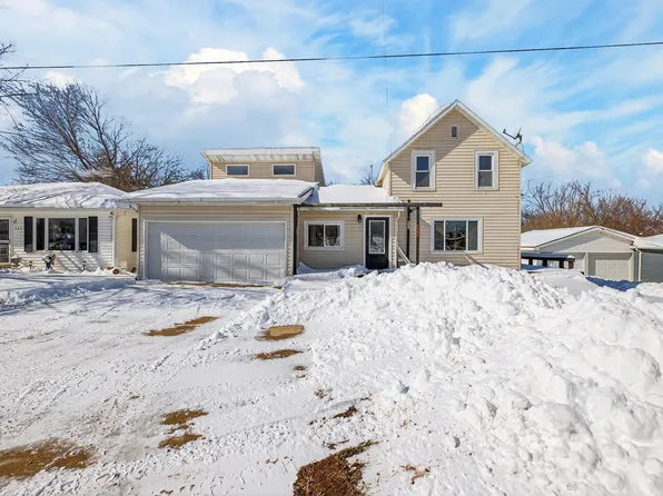 205 Miners St, Parkersburg, IA 50665