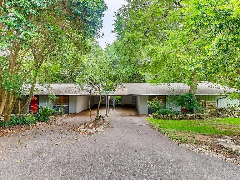 1208 Yaupon Valley Rd #A — Photo 1