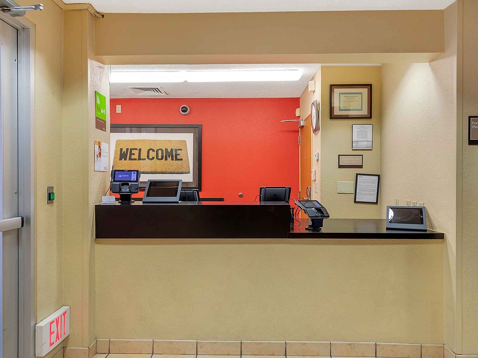 Lobby and Guest Check-in