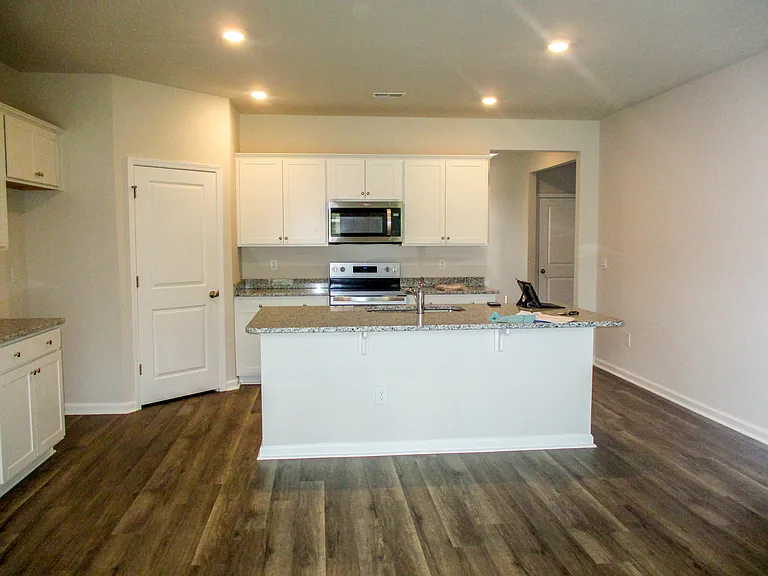 1443 Porchfield Dr — Photo 5