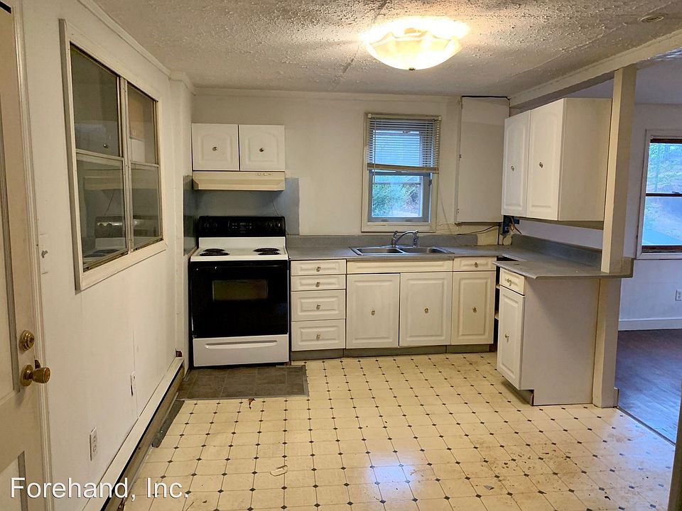 1st image of 2916 Carroll Ave