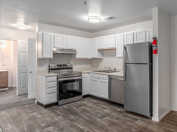 2nd image of 225 W 4th St #00ec67edd