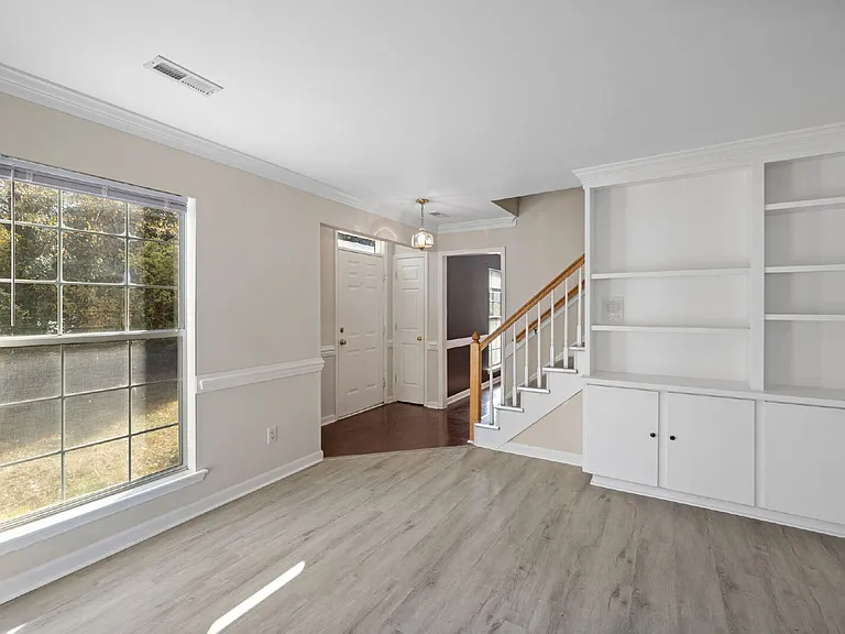531 Clayton Rd — Photo 6