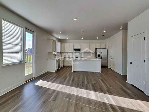 4th image of 216 Latitia Ln
