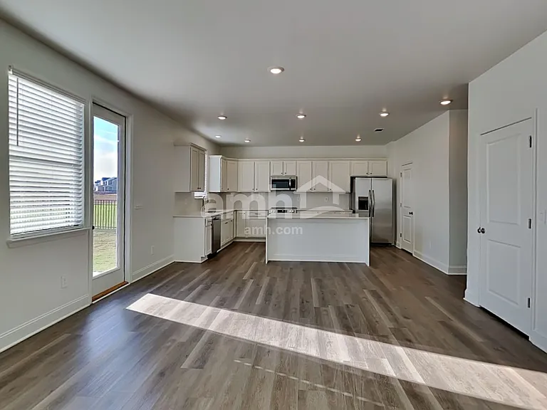 216 Latitia Ln — Photo 4