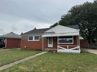24895 Beck Ave, Eastpointe, MI 48021