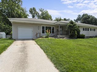 607 Cimmarron Trl, Belton, MO 64012