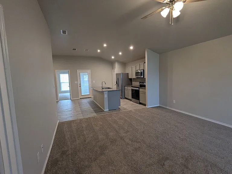 13311 Avenue V — Photo 4