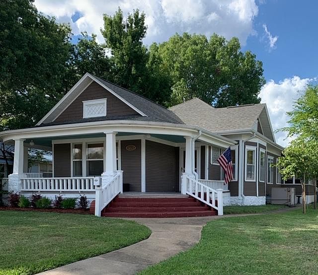3027 Main St, Parsons, KS 67357 Zillow