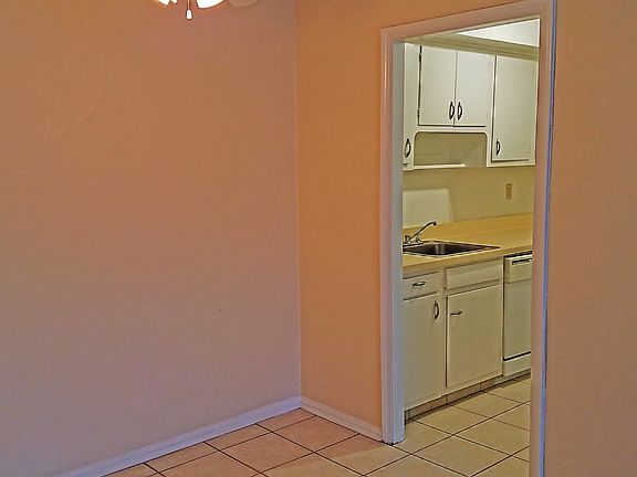 3rd image of 15715 Van Aken Blvd #1