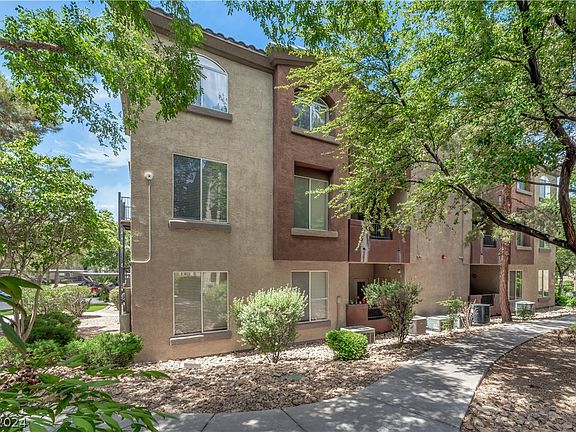 2nd image of 4400 S Jones Blvd Unit 3050