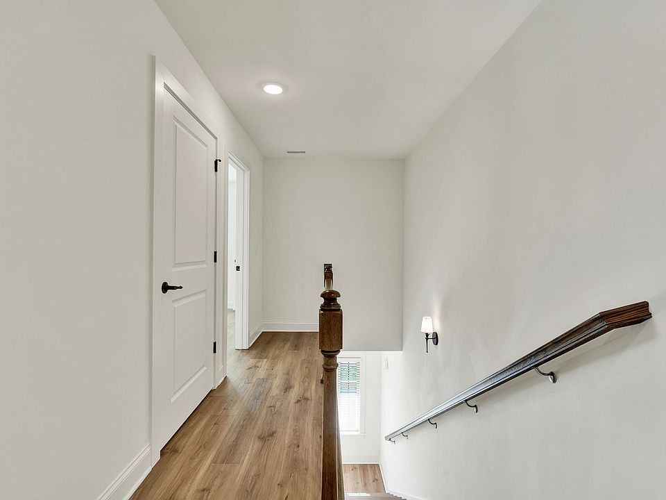 1st image of 367 Hungry Hollow Rd SE