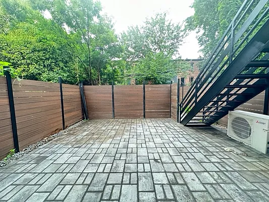 Rented by Dream Space Realty | media 9