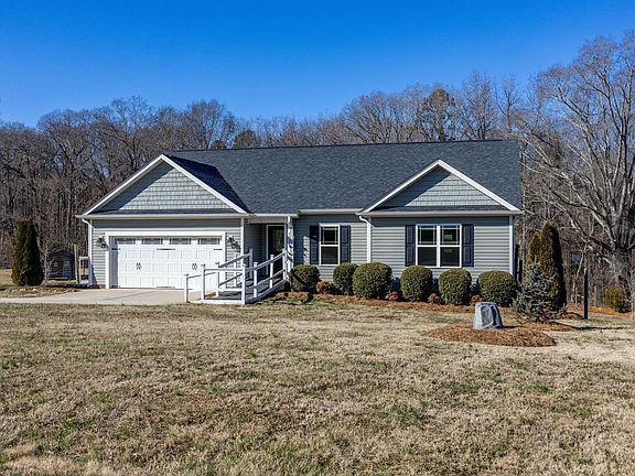 3rd image of 3038 Bramblegate Dr