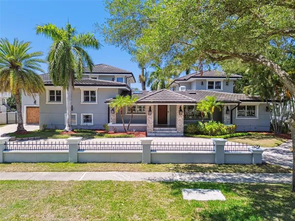 405 S Shore Crest Dr, Tampa, FL 33609