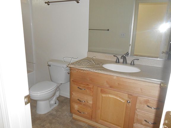 2nd image of 4648 Meade St