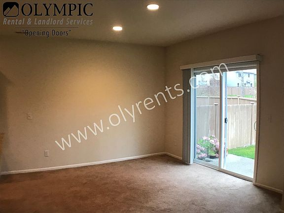 5th image of 3114 Harrier St NE