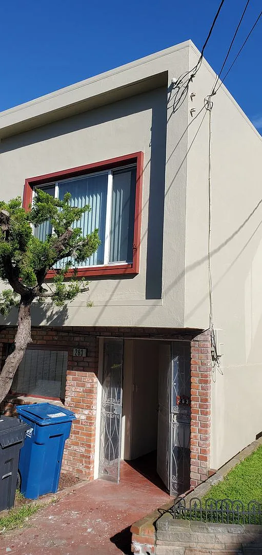 Building Photo - 263 Wellington Ave