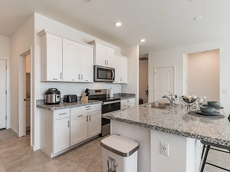S 223rd Ln — Photo 4