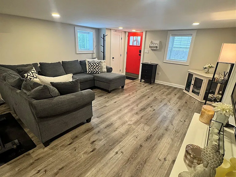 570 Monroe Blvd #1 — Photo 6