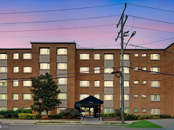 1300 S Arlington Ridge Rd APT 708, Arlington, VA 22202