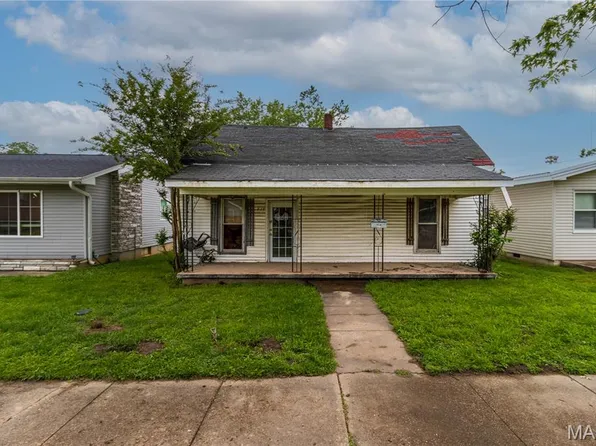 217 W Davidson Ave, Chaffee, MO 63740
