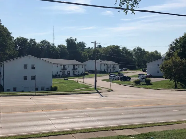 Willow Run Apartments — Photo 11
